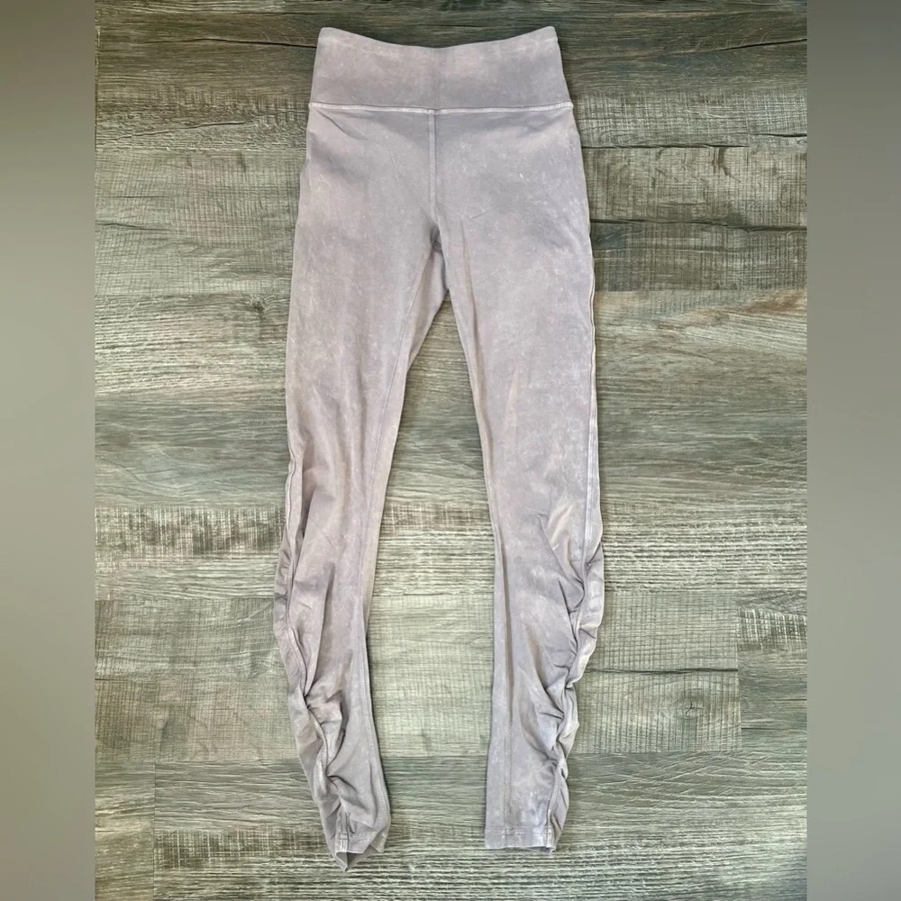 Lululemon Inner Glow Tight 28